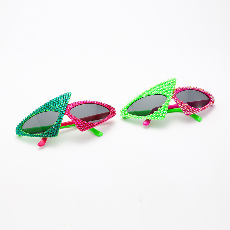 Alien diamond studded triangular sunglasses, retro glasses, women's party party sunglasses, UV resistant sunglasses - Image 4