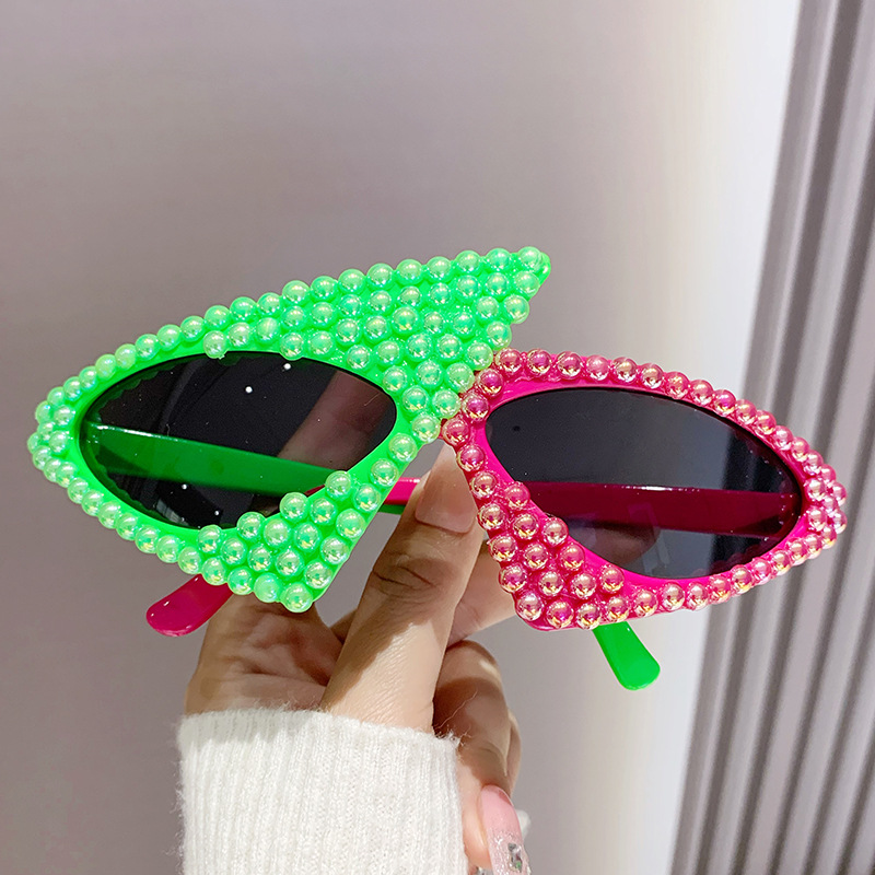 Alien diamond studded triangular sunglasses, retro glasses, women's party party sunglasses, UV resistant sunglasses - Image 2