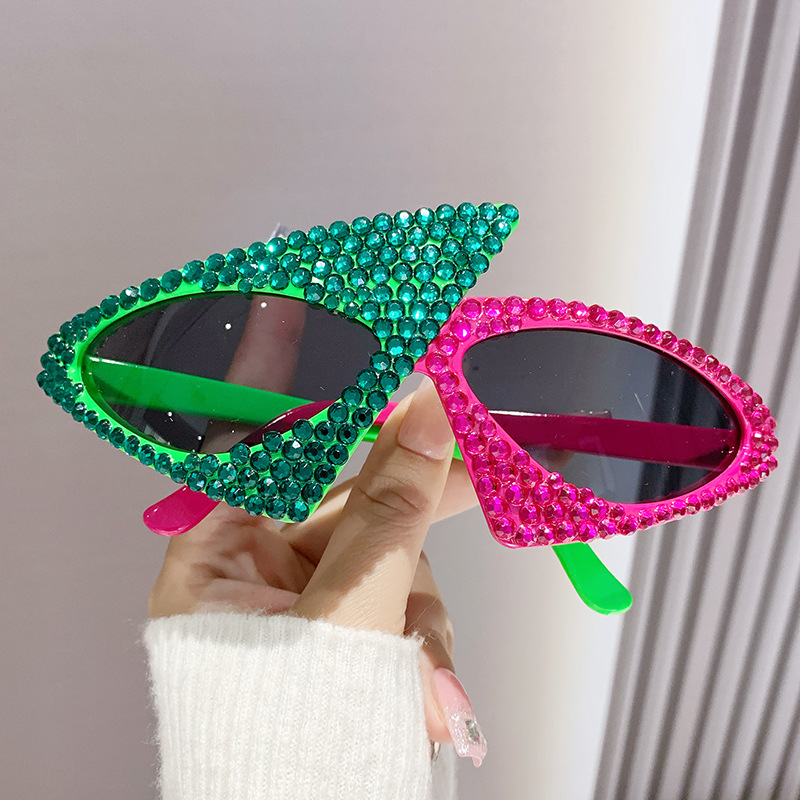 Alien diamond studded triangular sunglasses, retro glasses, women's party party sunglasses, UV resistant sunglasses - Image 6