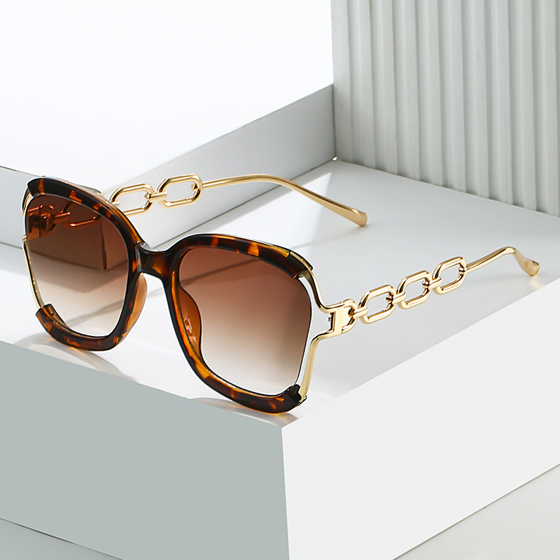 Chains Sunglasses European and American Street Photography Fashion Trend Metal Hollow Brushed Glasses UV400 - Image 3